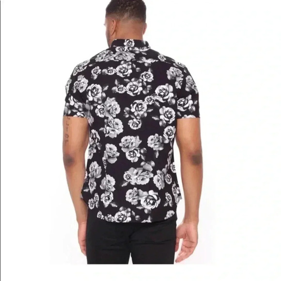 🆕Denim & Flower Short-Sleeve  Button-Down Shirt M🆕 - Picture 3 of 13